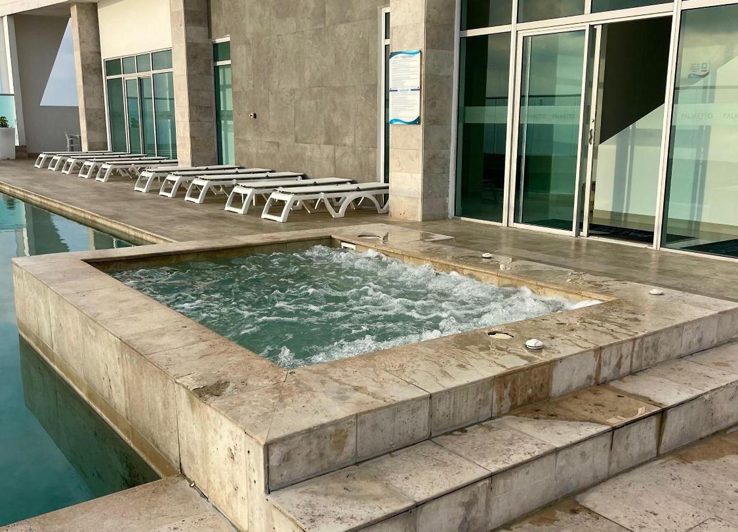 En Cerca Al Hilton Apartamento *