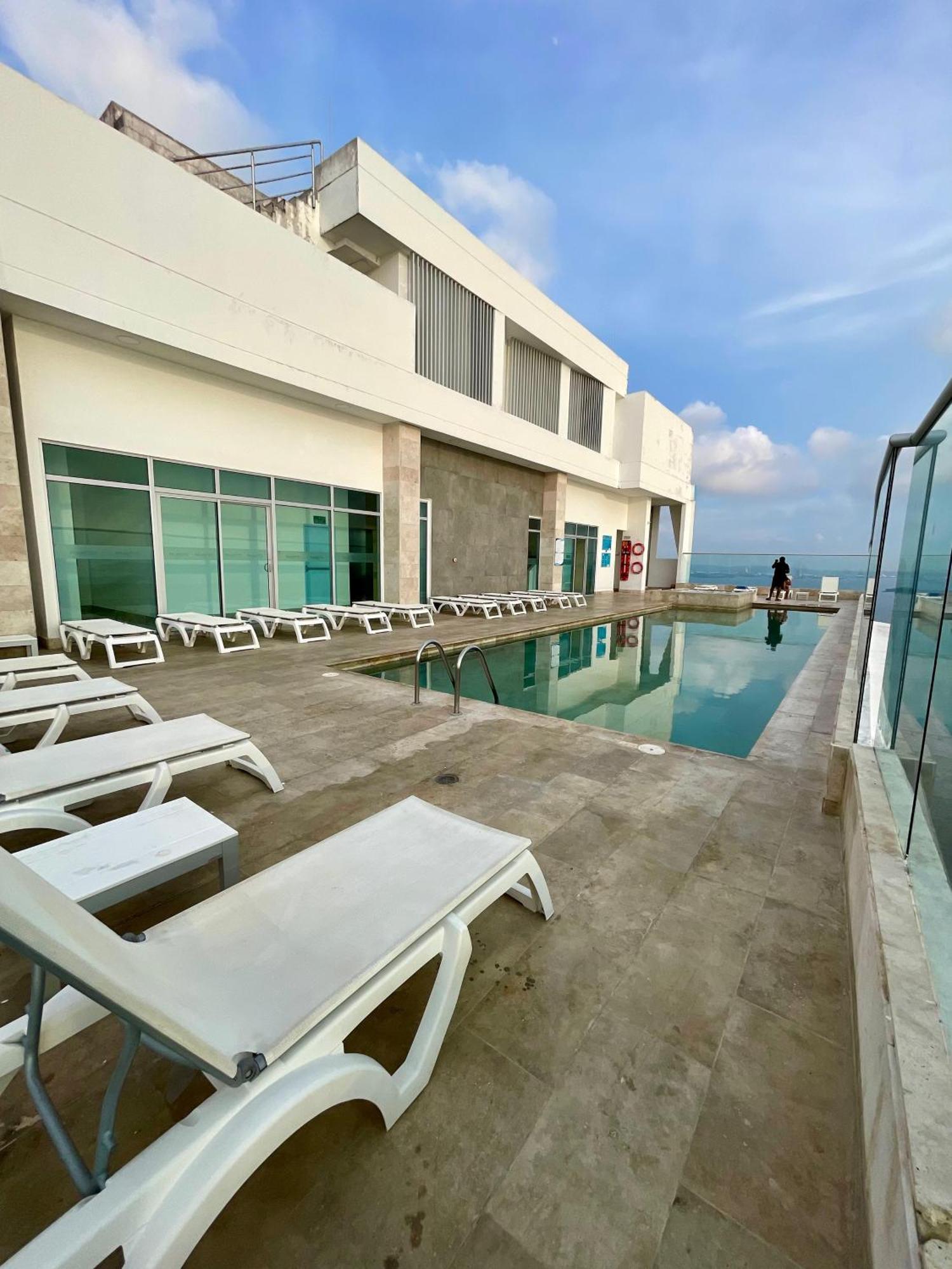 En Cerca Al Hilton Apartamento