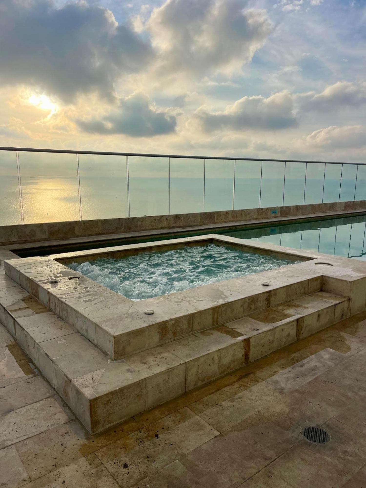 En Cerca Al Hilton * Cartagena